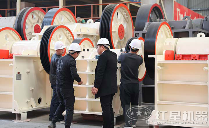用戶來廠考察，多種設備型號讓用戶眼見為實